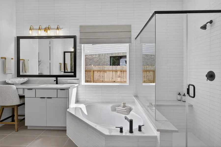 Primary bath with soaking tub